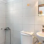 Mouria A كيثنوس